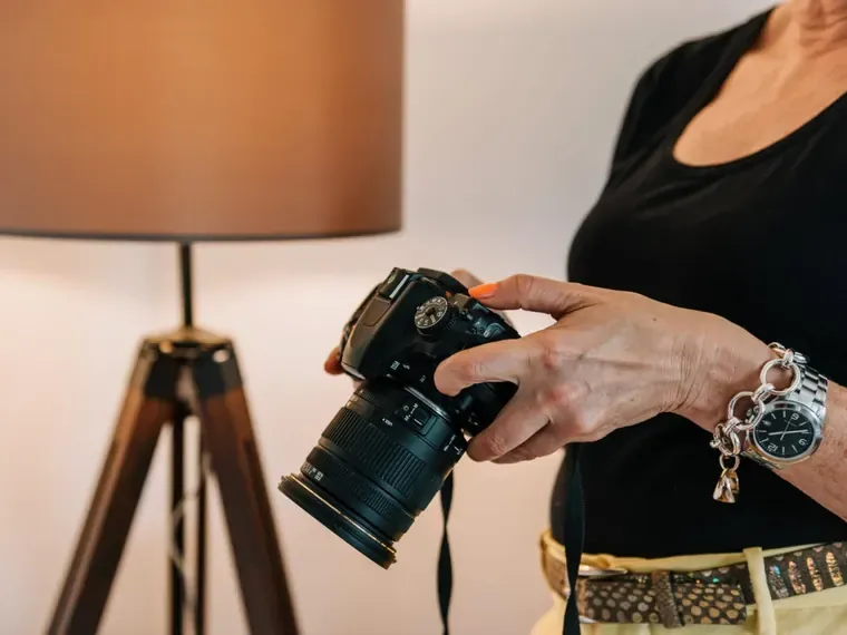Kamera auf einem Stativ - professionelle Fotos für das Exposé